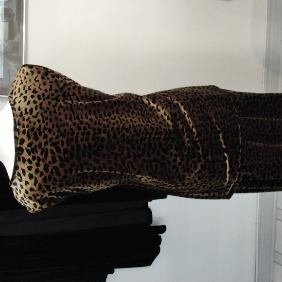 Vintage 3 pce Animal Print Skirt Set with Black Jacket - Picture 4 of 9